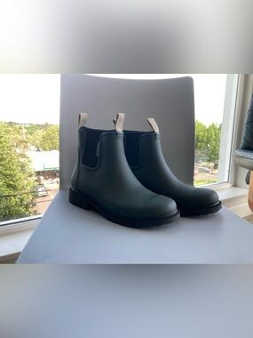 Merry People Bobbi Ankle Rain Boots in Forest Green